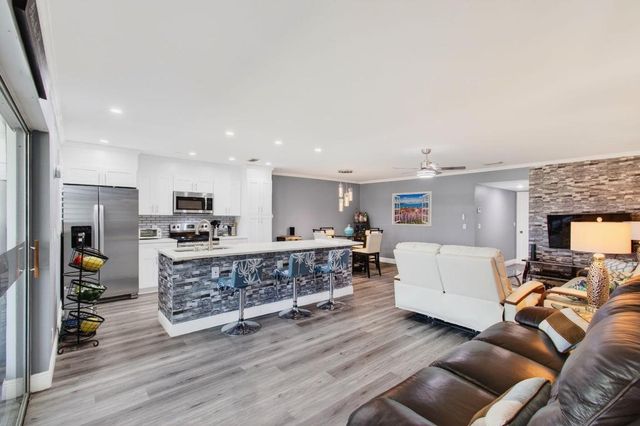 1320 High Point Place S C, Delray Beach, FL 33445