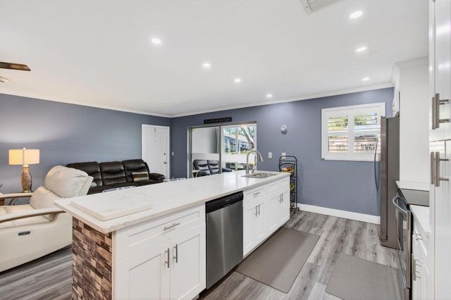 1320 High Point Place S C, Delray Beach, FL 33445