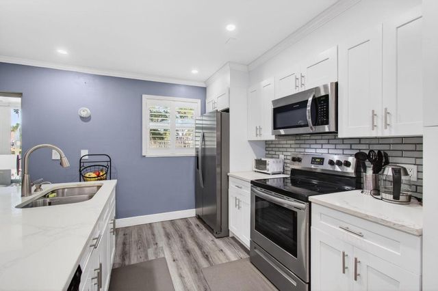 1320 High Point Place S C, Delray Beach, FL 33445