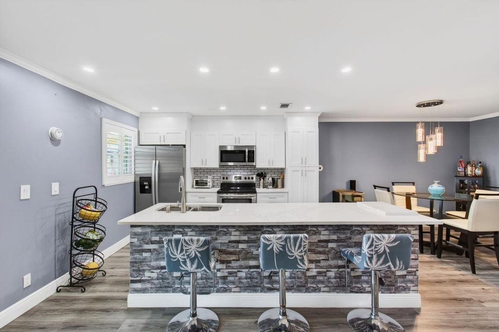 1320 High Point Place S C, Delray Beach, FL 33445