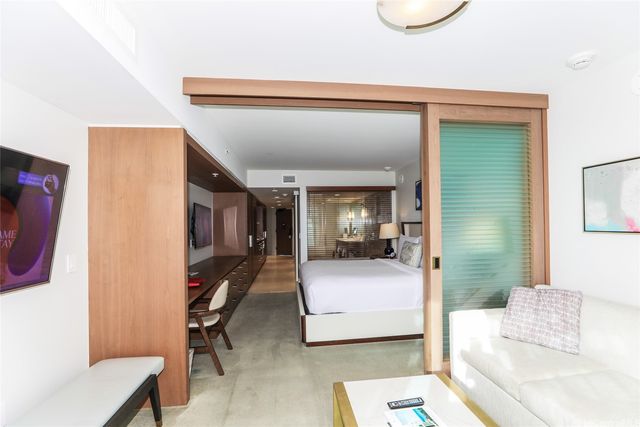2139 Kuhio Avenue 1108, Honolulu, HI 96815