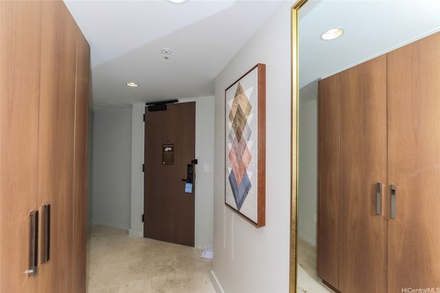2139 Kuhio Avenue 1108, Honolulu, HI 96815