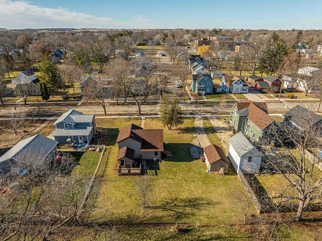 322 S Madison Street, Evansville, WI 53536