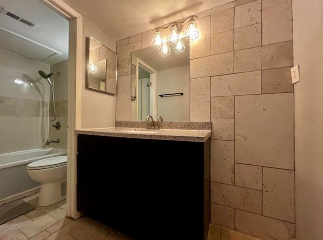 6710 Majestic Oak Pl, Memphis, TN 38120