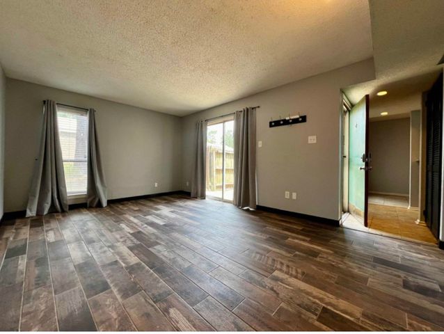 6710 Majestic Oak Pl, Memphis, TN 38120