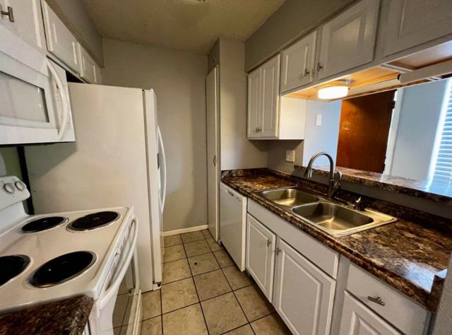 6710 Majestic Oak Pl, Memphis, TN 38120