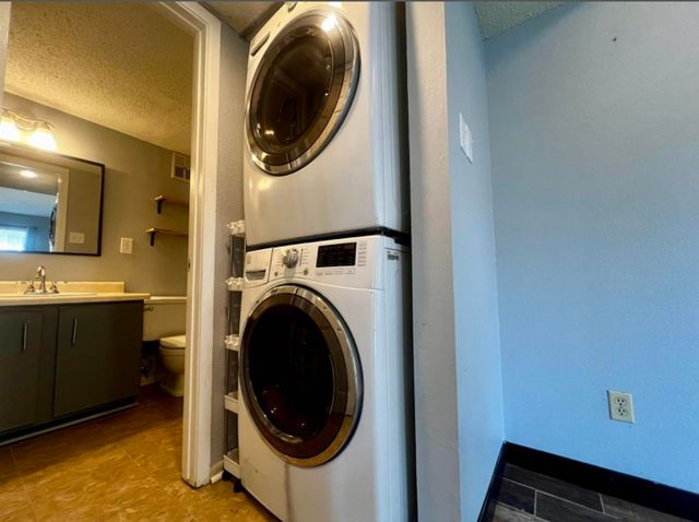 6710 Majestic Oak Pl, Memphis, TN 38120