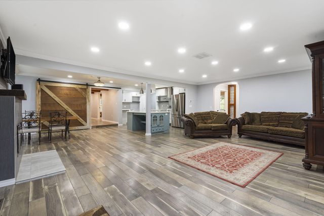 622 Lake Shore Drive, Branson, MO 65616