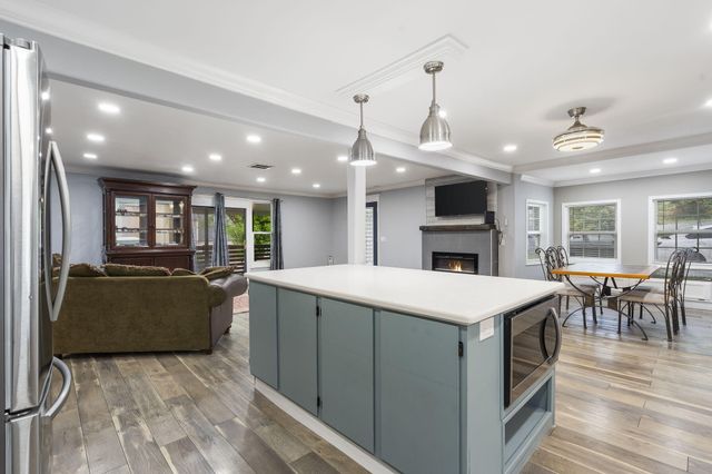 622 Lake Shore Drive, Branson, MO 65616