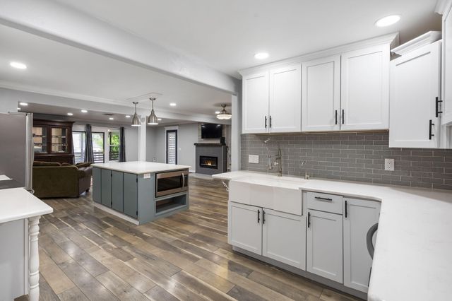 622 Lake Shore Drive, Branson, MO 65616