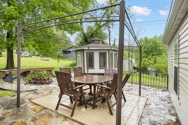 622 Lake Shore Drive, Branson, MO 65616