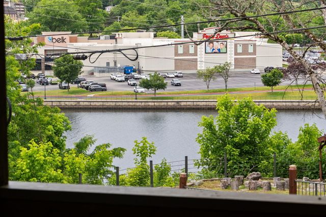 622 Lake Shore Drive, Branson, MO 65616