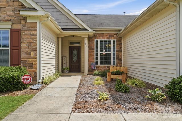 105 Kingston Drive, Mount Holly, NC 28120