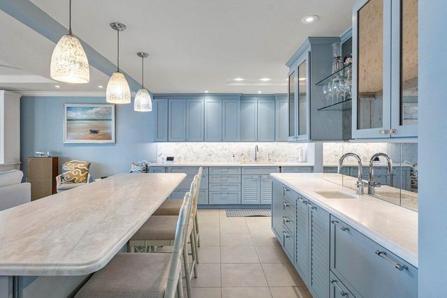 2001 SE Sailfish Point Boulevard 212, Stuart, FL 34996