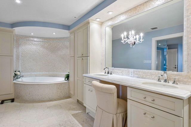 2001 SE Sailfish Point Boulevard 212, Stuart, FL 34996
