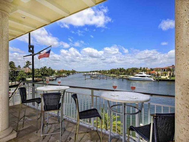 2001 SE Sailfish Point Boulevard 212, Stuart, FL 34996