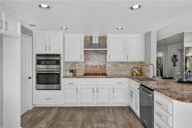 2290 Pepperwood Lane, Corona, CA 92882