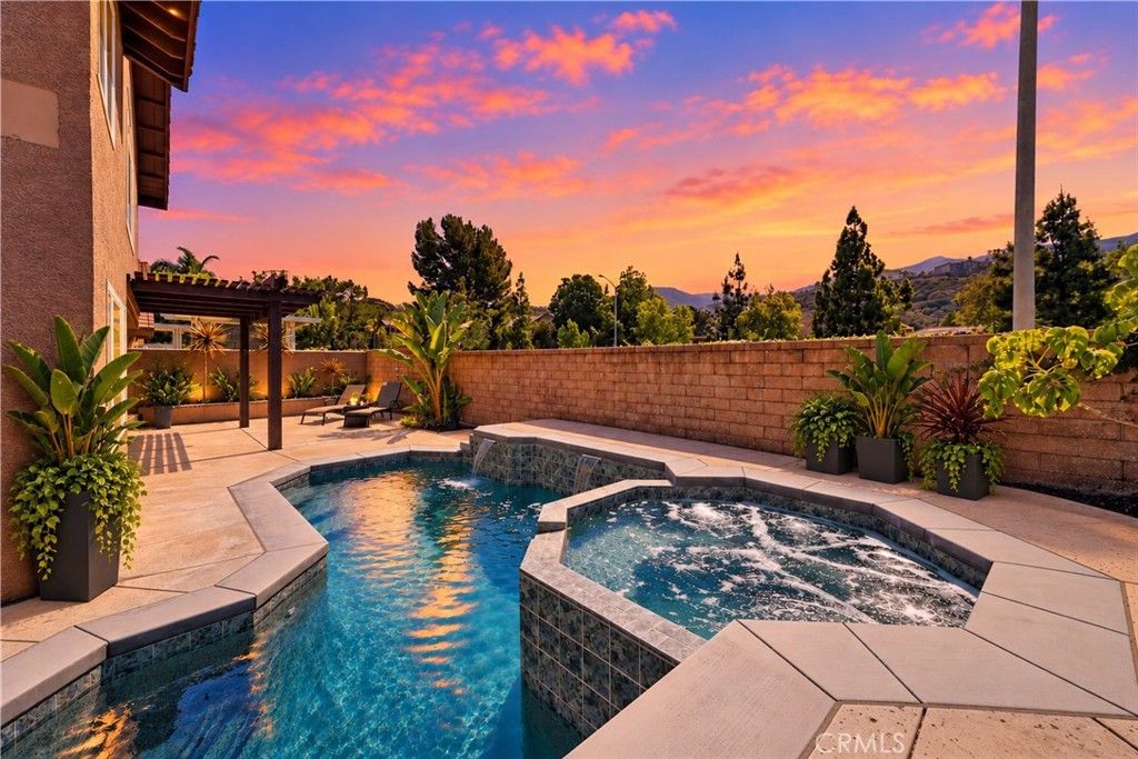 2290 Pepperwood Lane, Corona, CA 92882