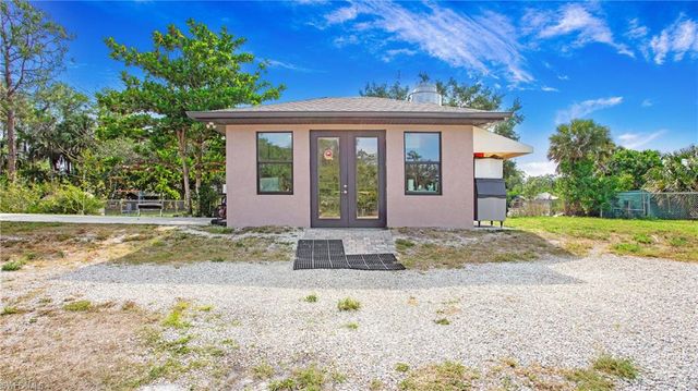 3210 22ND AVE NE, Naples, FL 34120