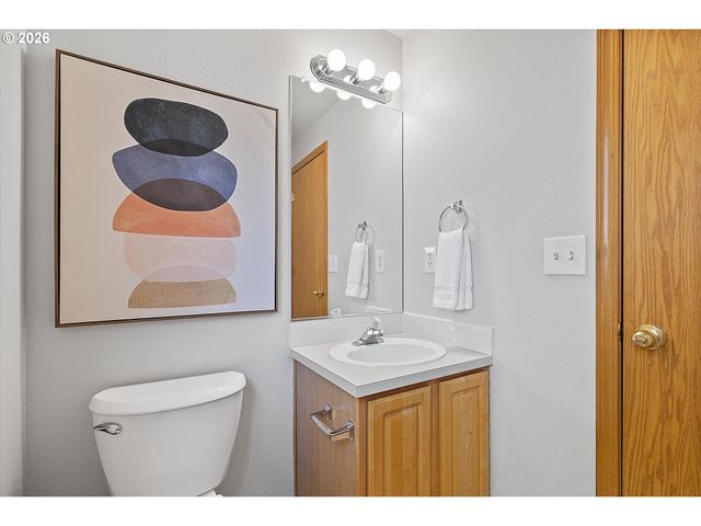 13034 Se SHERMAN St, Portland, OR 97233