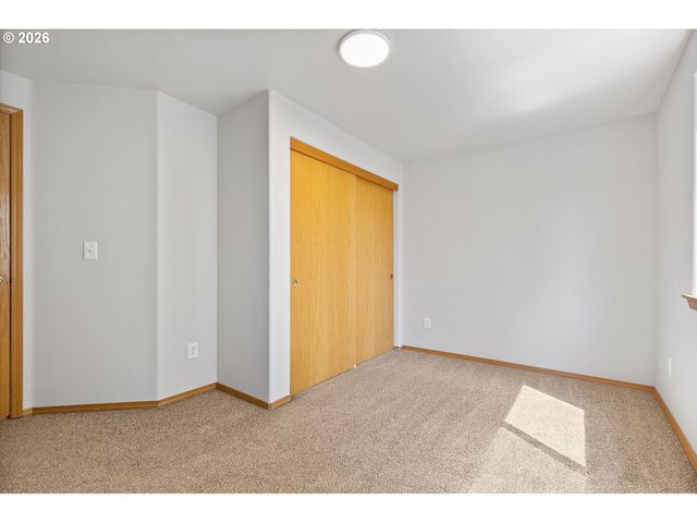 13034 Se SHERMAN St, Portland, OR 97233