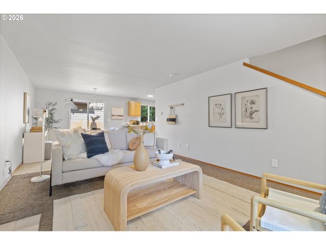 13034 Se SHERMAN St, Portland, OR 97233
