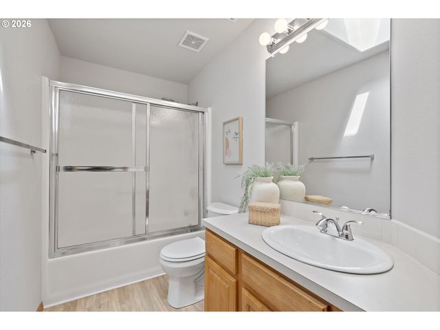 13034 Se SHERMAN St, Portland, OR 97233