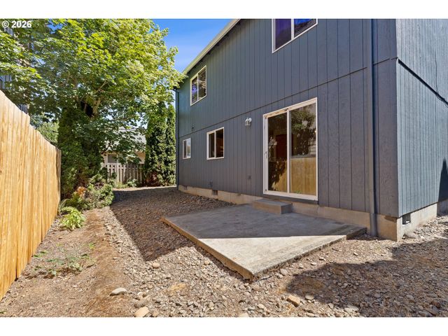 13034 Se SHERMAN St, Portland, OR 97233