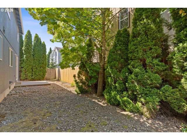 13034 Se SHERMAN St, Portland, OR 97233