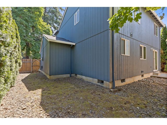 13034 Se SHERMAN St, Portland, OR 97233