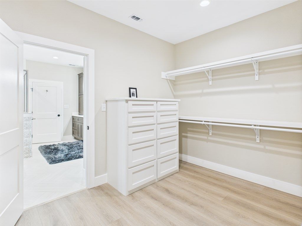 Image 18 of property listing at 1942 Pine Valley St, San Angelo, TX 76904