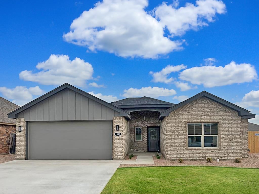 Image 2 of property listing at 1942 Pine Valley St, San Angelo, TX 76904