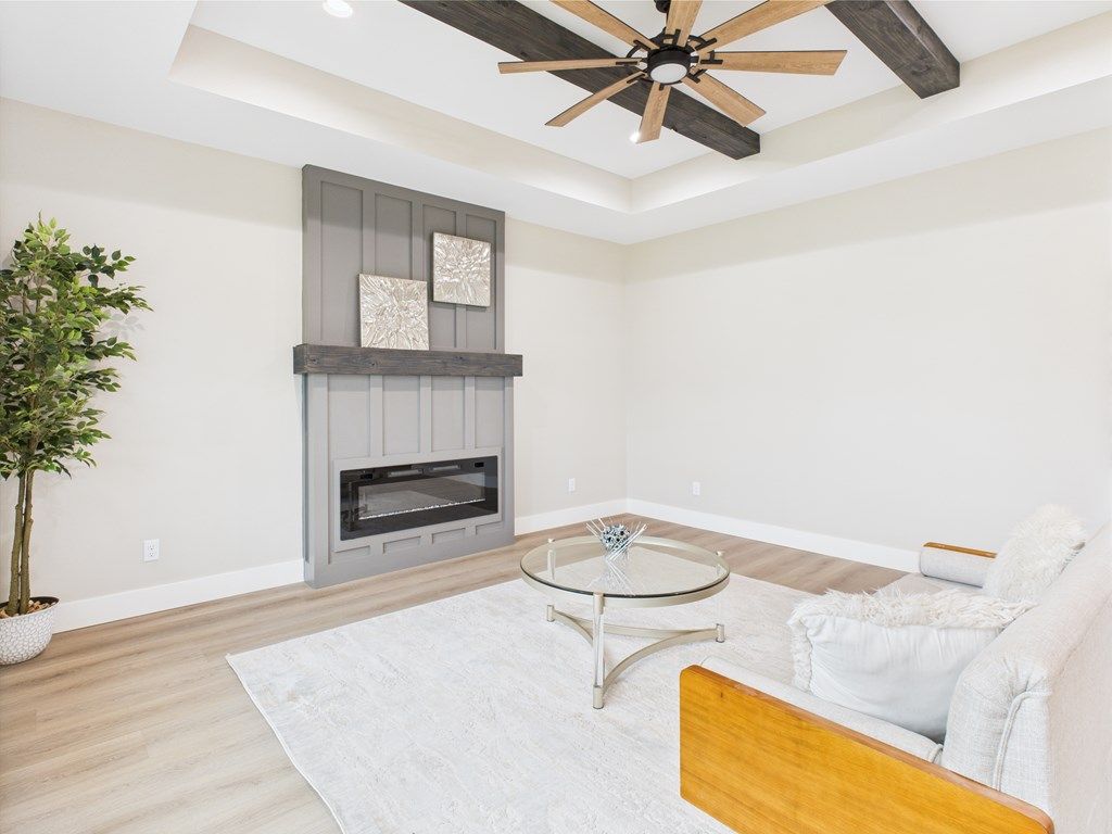 Image 3 of property listing at 1942 Pine Valley St, San Angelo, TX 76904