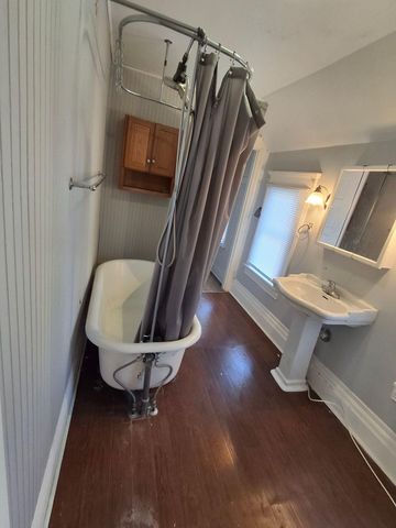 490 E Emmett Street E 3, Battle Creek, MI 49017