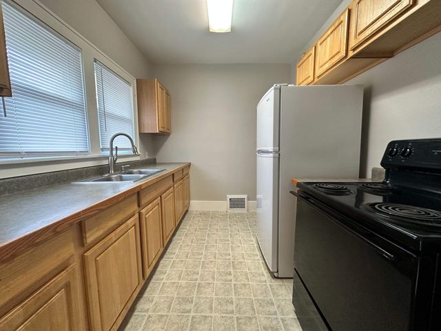 490 E Emmett Street E 3, Battle Creek, MI 49017