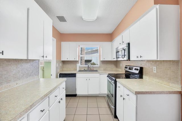 200 SAGO LANE, Nokomis, FL 34275