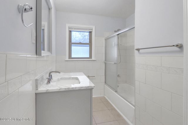 2130 West Ln, Louisville, KY 40216