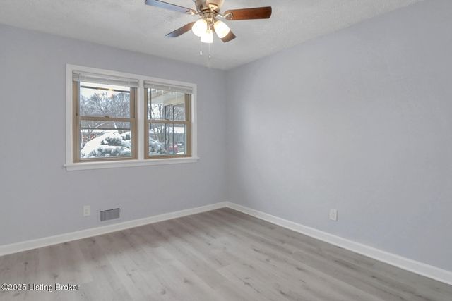 2130 West Ln, Louisville, KY 40216