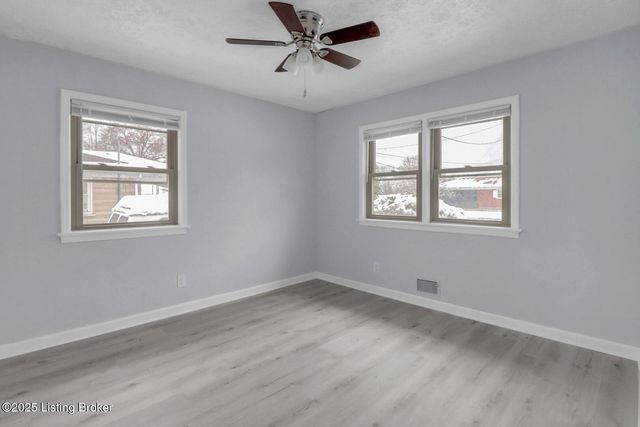 2130 West Ln, Louisville, KY 40216