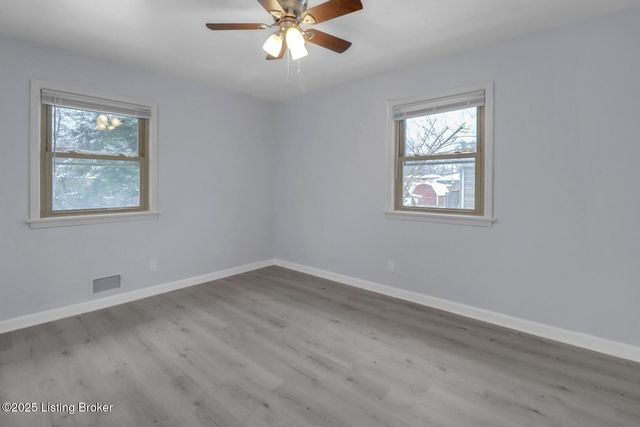 2130 West Ln, Louisville, KY 40216