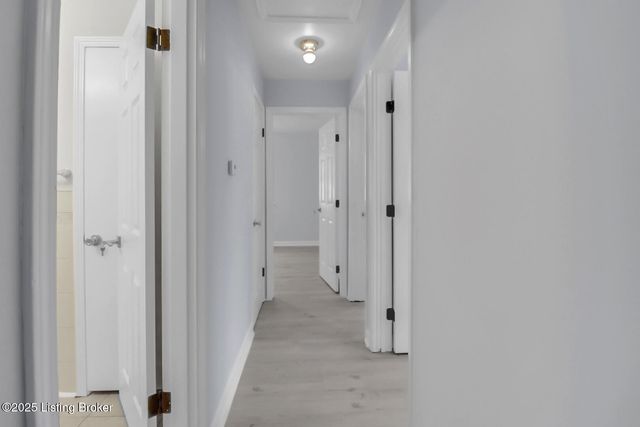 2130 West Ln, Louisville, KY 40216