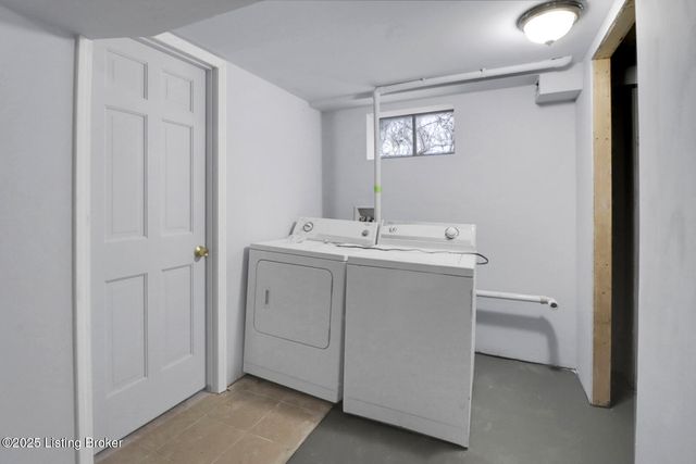 2130 West Ln, Louisville, KY 40216