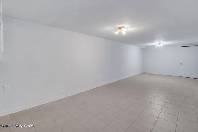 2130 West Ln, Louisville, KY 40216