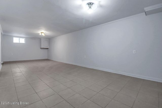 2130 West Ln, Louisville, KY 40216