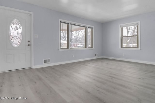 2130 West Ln, Louisville, KY 40216