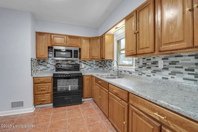 2130 West Ln, Louisville, KY 40216