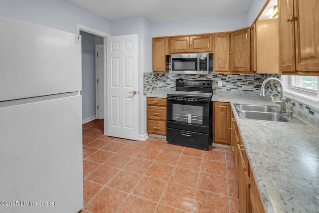 2130 West Ln, Louisville, KY 40216