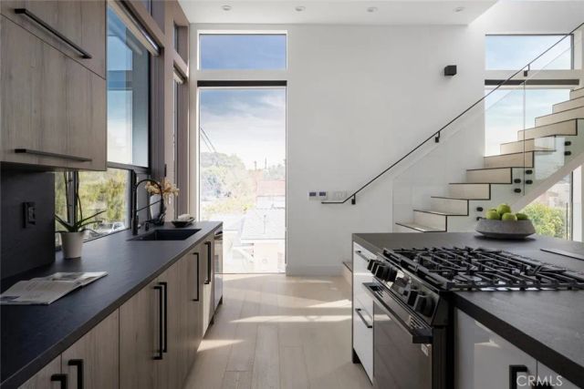 3620 Ellsworth, Silver Lake, CA 90026