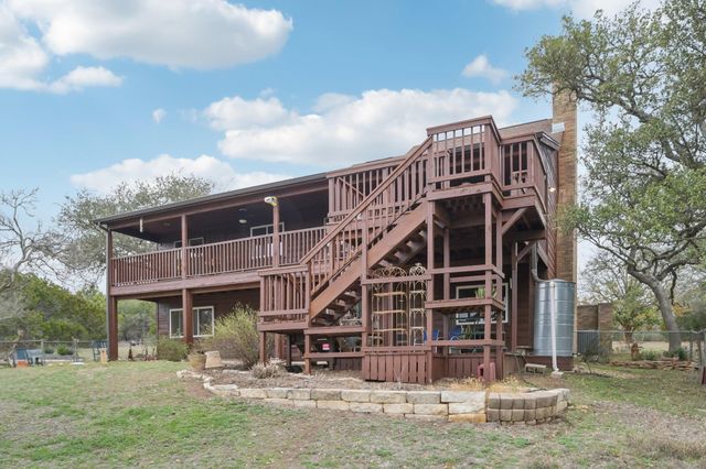 407 Pioneer TRL, San Marcos, TX 78666