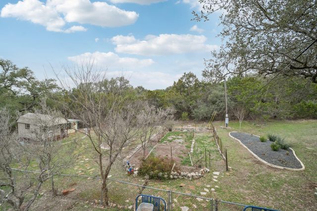 407 Pioneer TRL, San Marcos, TX 78666